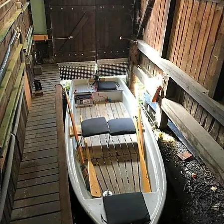 Feriehus Bootshaus Mecklenburg In Am Inselsee