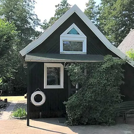 Feriehus Bootshaus Mecklenburg In Am Inselsee Güstrow