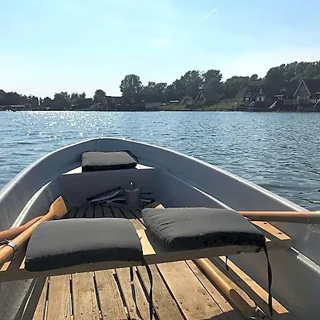 Feriehus Bootshaus Mecklenburg In Am Inselsee *